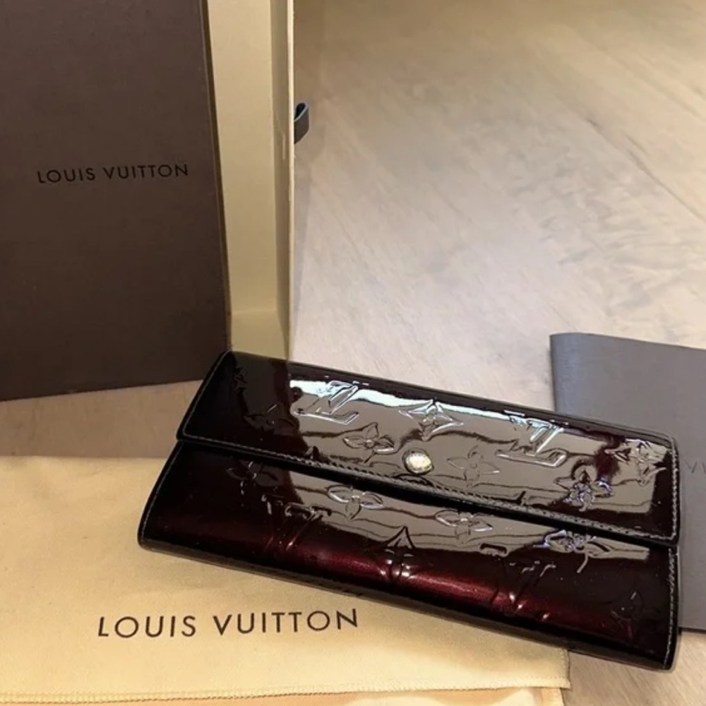 Louis Vuitton Violette Monogram Vernis Porte Feuille Sarah Wallet
